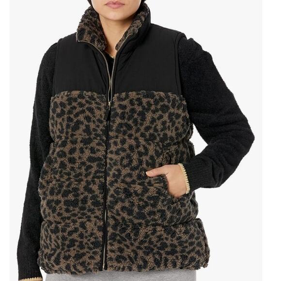 P.J. Salvage Live Life Cozy Sherpa Animal Print Puffer Vest Cocoa Size M NWT - Picture 1 of 9
